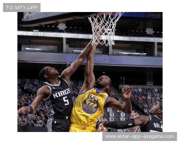 福克斯突破后上篮造犯规并罚中，国王锁定胜局